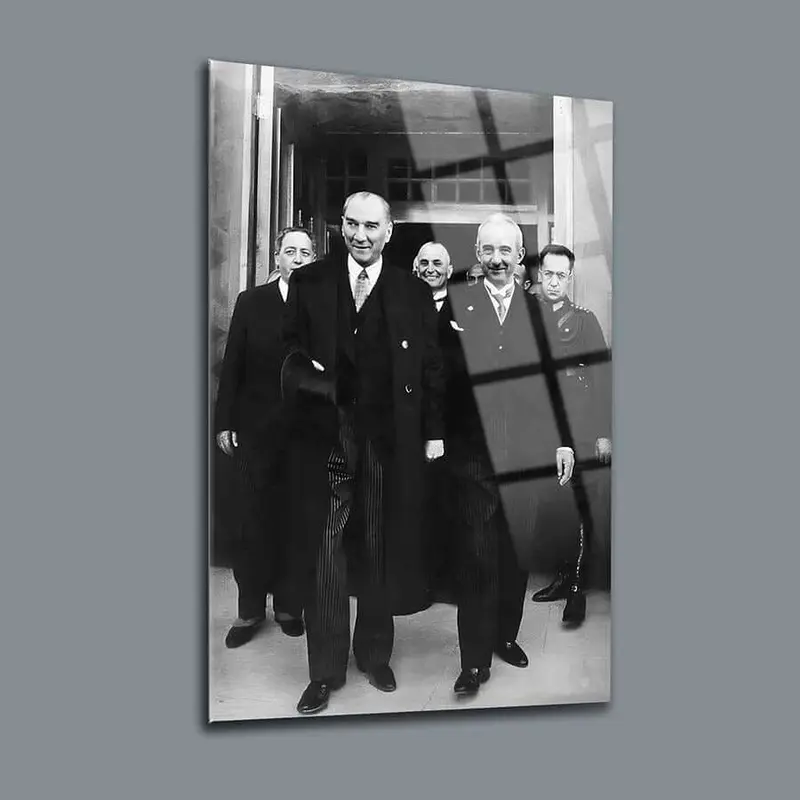 Atatürk ve İsmet İnönü Cam Tablo