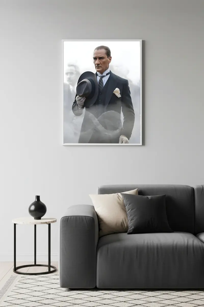 Beyaz Ahşap Çerçeveli Mustafa Kemal Atatürk Baskılı Tablo Huhu500