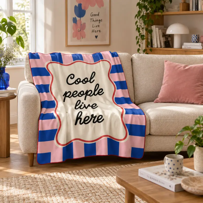 Cool People Live Here Polar Tv Battaniyesi