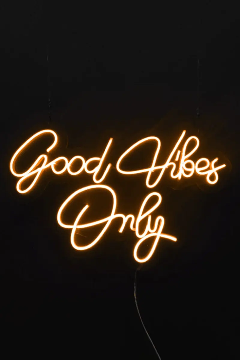 Good Vibes Only Yazılı v3 Neon LED Işıklı Tablo Duvar Dekorasyon